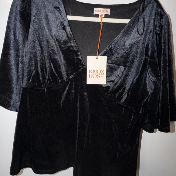 Knox Rose Ebony Velvet Blouse V Neck Size Large 
New With Tags - Picture 2 of 6